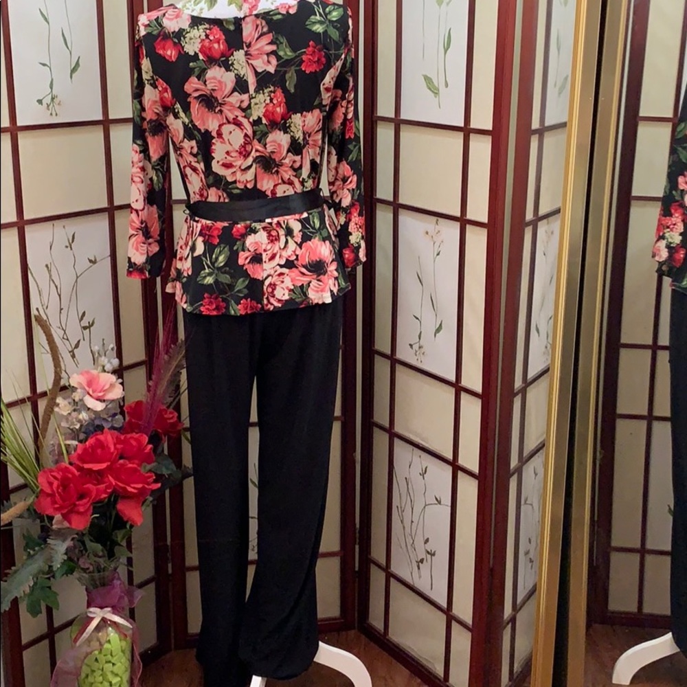 ♦️SOLD♦️ Beautiful black/floral bodysuit 💐 (NWOT) - Picture 5 of 9